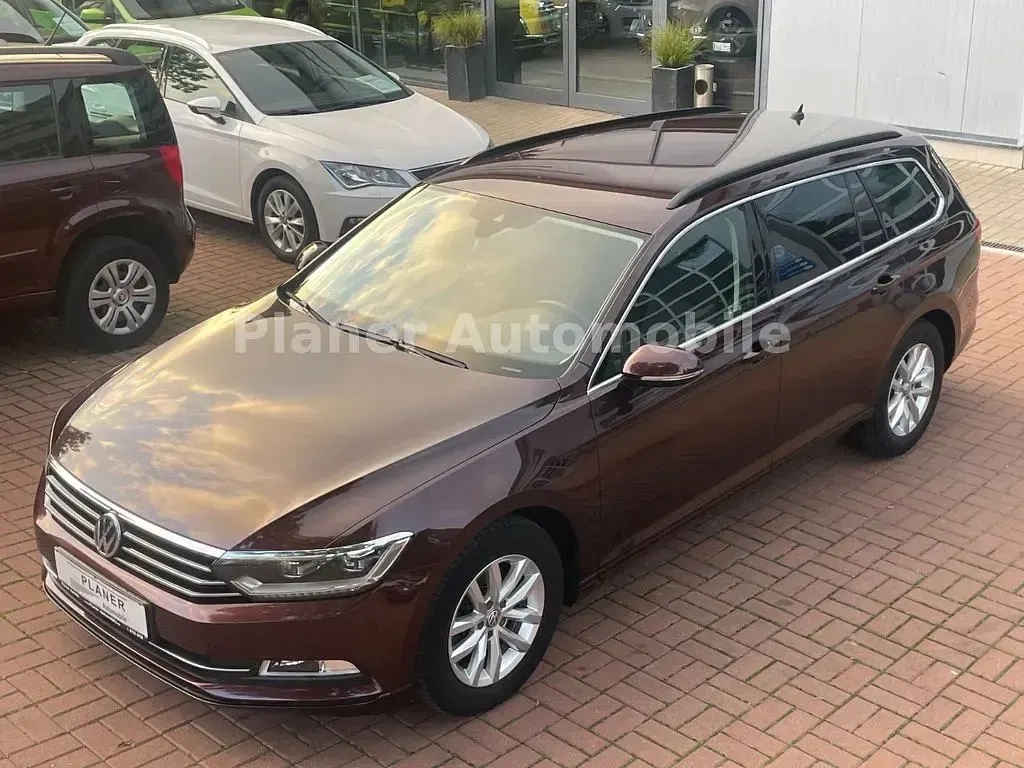 Gebraucht VW Passat 150 PS (110 kW) 2017 Rot Kombi