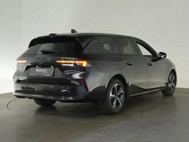 Gebraucht Opel Astra 131 PS (96 kW) 2024 Karbon schwarz Kleinwagen