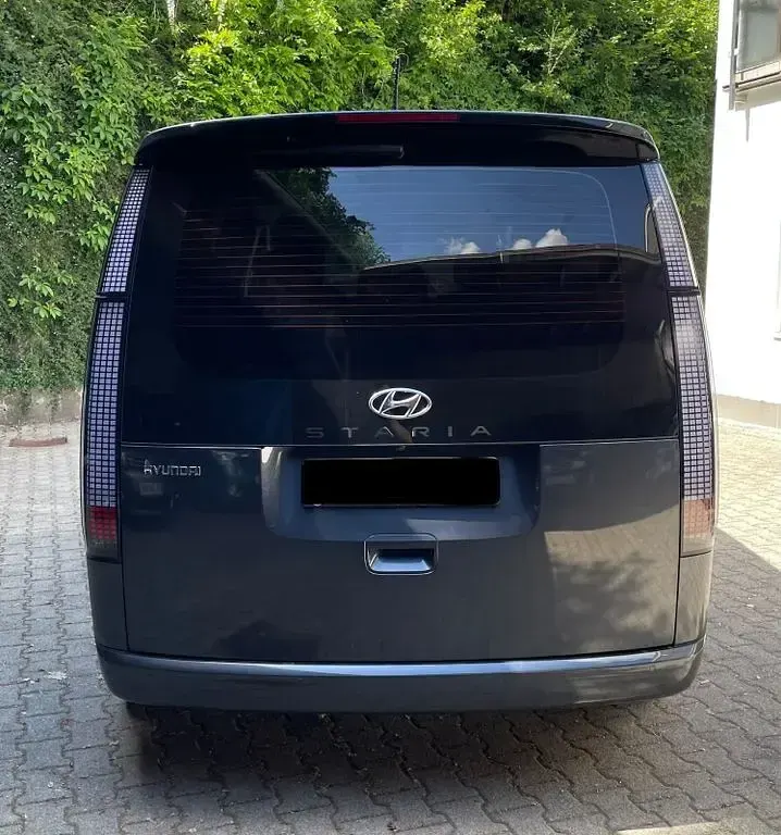 Gebraucht Hyundai Staria Trend 177 PS (130 kW) 2023 Grau Van / Kleinbus