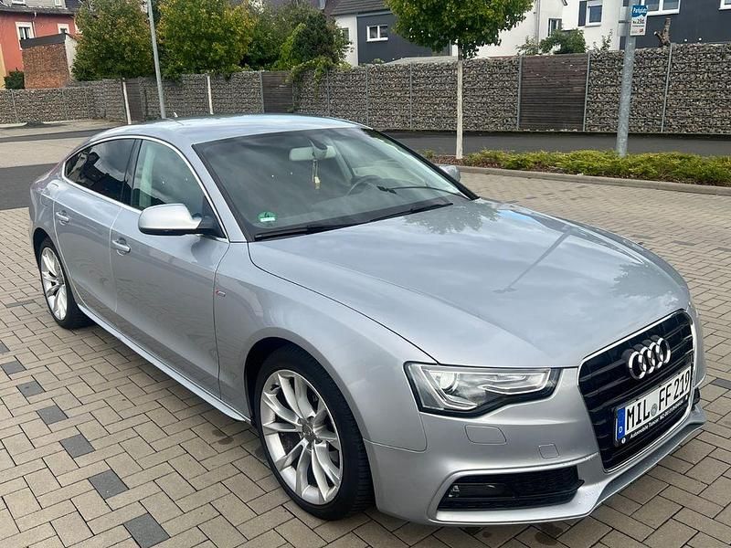 Silber Gebraucht 2015 Audi A5 S-Line Coupé | 12.000 € (Guter Preis) - Bild 1/4