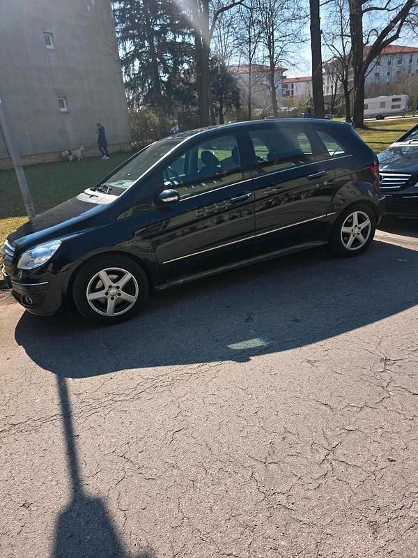 Gebraucht Mercedes B200 140 PS (102 kW) 2008 Schwarz Van / Kleinbus