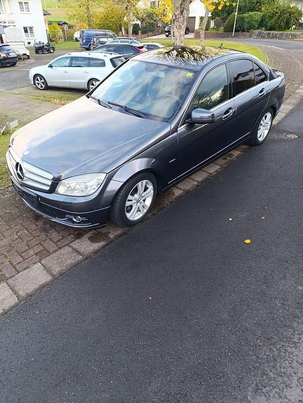 Grau Gebraucht 2009 Mercedes C220 Kombi | 4.900 € (Guter Preis) - Bild 1/4