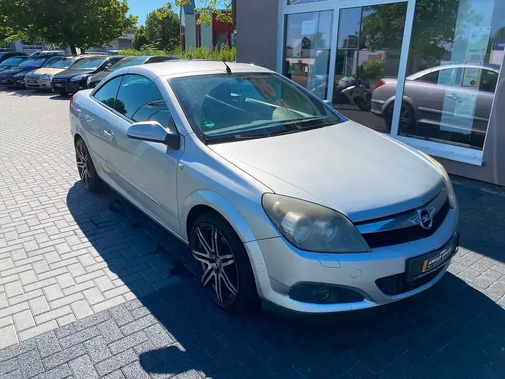 Gebraucht Opel Astra Edition 140 PS (102 kW) 2006 Silber Cabrio