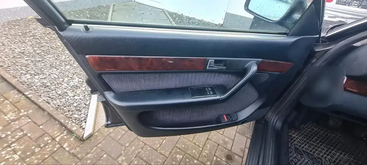 Second-hand Audi A6 150 CP (110 kW) 1994 Mov Berlinǎ