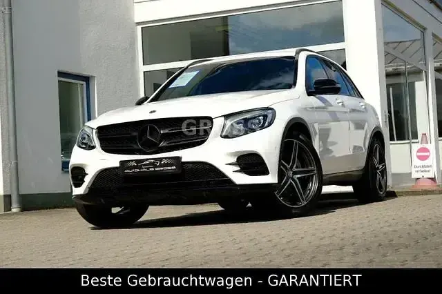 Gebraucht Mercedes GLC250 AMG 204 PS (150 kW) 2016 Weiß SUV