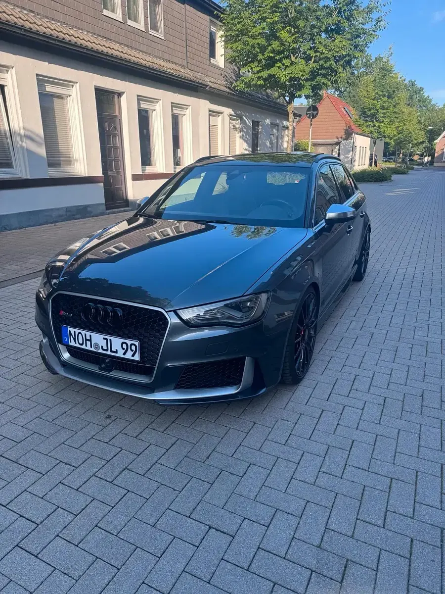 Gebraucht Audi RS3 367 PS (269 kW) 2015 Grau Limousine
