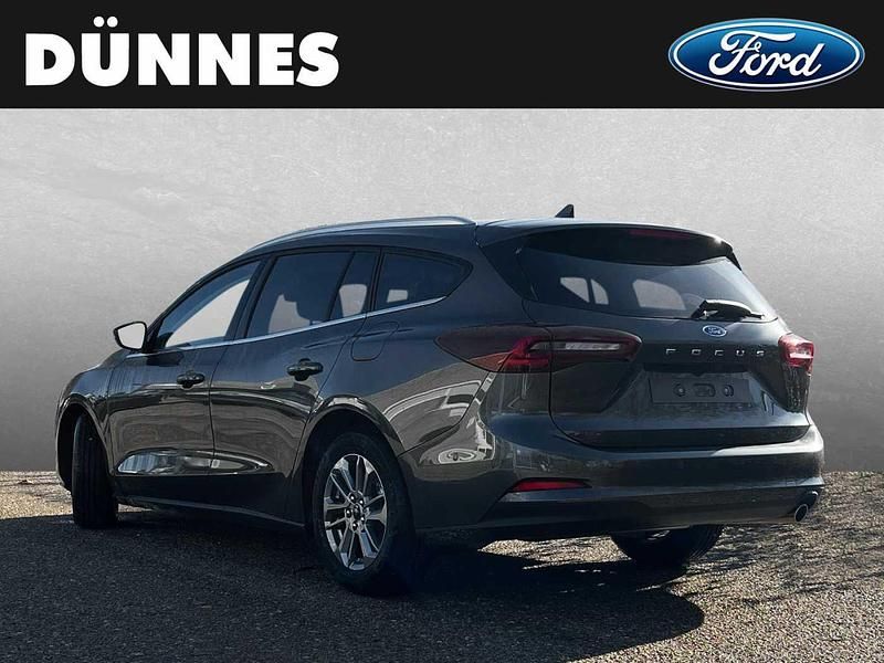 Neu Ford Focus Titanium 155 PS (114 kW) 2025 Grau Kombi