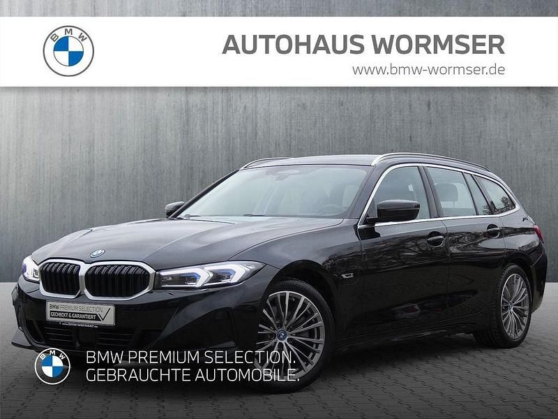 Saphirschwarz Gebraucht 2022 BMW 330e Sport Line Kombi | 31.890 € (Guter Preis) - Bild 1/4