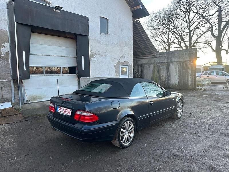 Gebraucht Mercedes CLK320 Avantgarde 218 PS (160 kW) 1999 Schwarz Cabrio