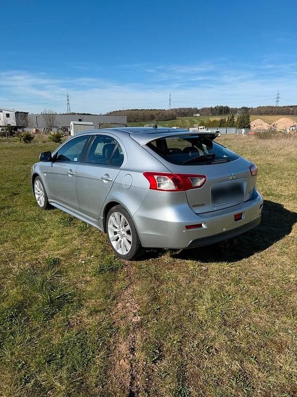 Gebraucht Mitsubishi Lancer 143 PS (105 kW) 2010 Silber Limousine