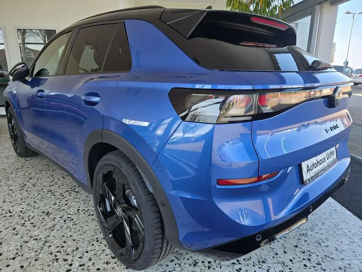 Neu VW T-Roc Design 150 PS (110 kW) 2026 Celestial blue metallic SUV