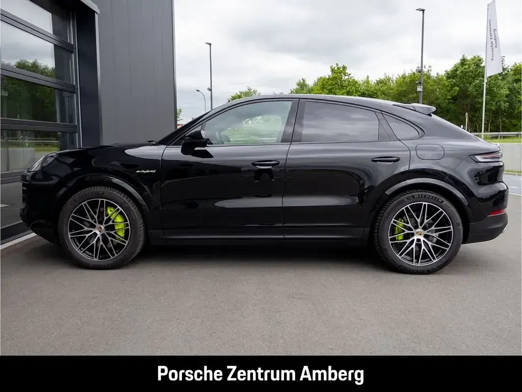 Gebraucht Porsche Cayenne E-Hybrid Coupe 470 PS (345 kW) 2024 Schwarz SUV