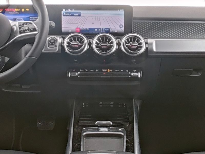 Gebraucht Mercedes EQB300 167 kW (228 PS) 2024 Kosmosschwarz  metalliclack SUV