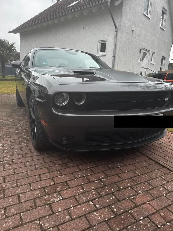 Grau Gebraucht 2020 Dodge Challenger SXT Coupé | 26.300 € (Guter Preis) - Bild 1/4