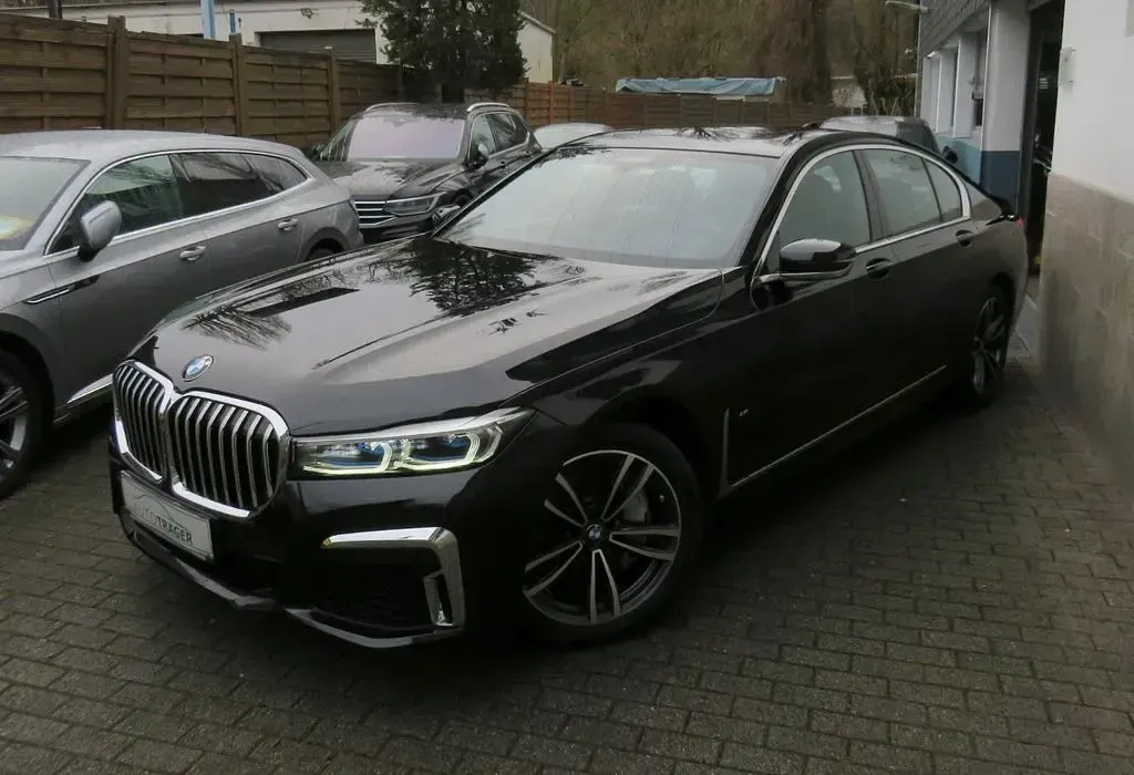 Gebraucht BMW 740 M Sport 320 PS (235 kW) 2020 Schwarz Limousine