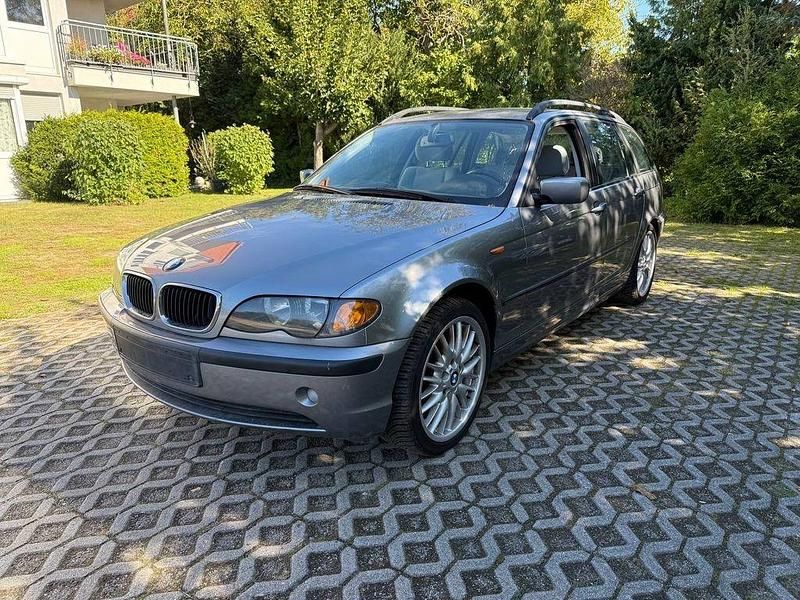 Silber Gebraucht 2005 BMW 318 Kombi | 1.500 € (Superpreis) - Bild 1/4