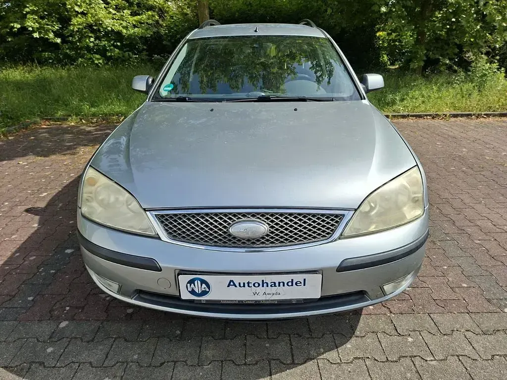 Gebraucht Ford Mondeo Ambiente 125 PS (91 kW) 2004 Grau Limousine