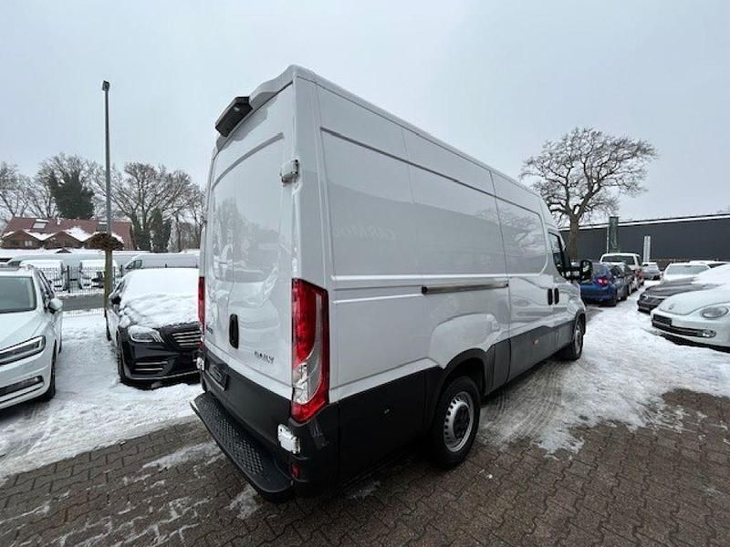 Gebraucht Iveco Daily 175 PS (128 kW) 2022 Weiß (metallic) Van