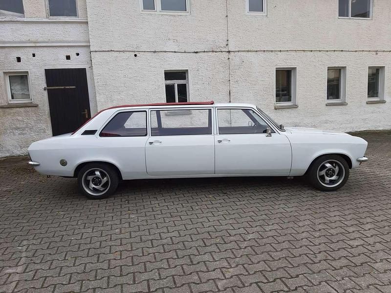Weiß Gebraucht 1974 Opel Ascona Limousine | 5.950 € - Bild 1/4