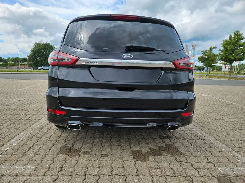 Gebraucht Ford S-MAX Titanium 150 PS (110 kW) 2021 Schwarz Van / Kleinbus