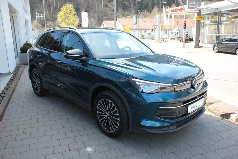 Gebraucht VW Tiguan Goal 131 PS (96 kW) 2025 Blau SUV