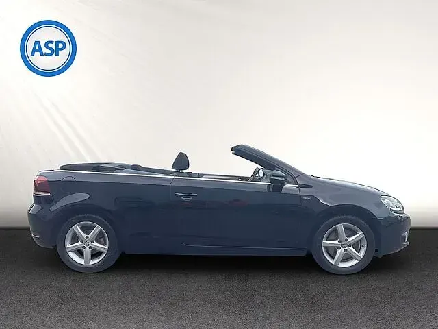 Gebraucht VW Golf VII LOUNGE 150 PS (110 kW) 2015 Schwarz (deep black perleffekt) Cabrio