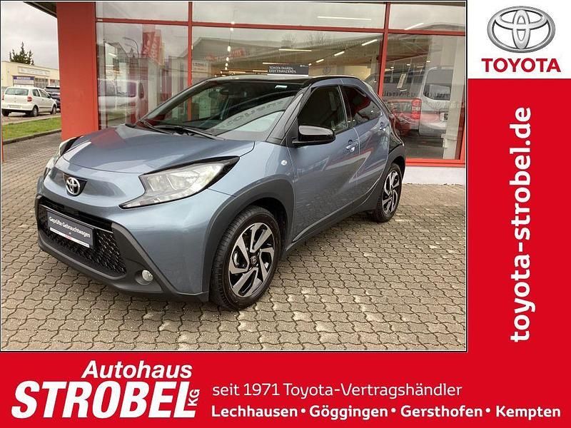 Gebraucht Toyota Aygo X Basis 72 PS (52 kW) 2025 Celestite grey metallic / nigh SUV