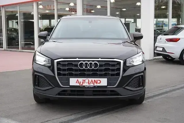 Gebraucht Audi Q2 Basis 150 PS (110 kW) 2022 Schwarz SUV