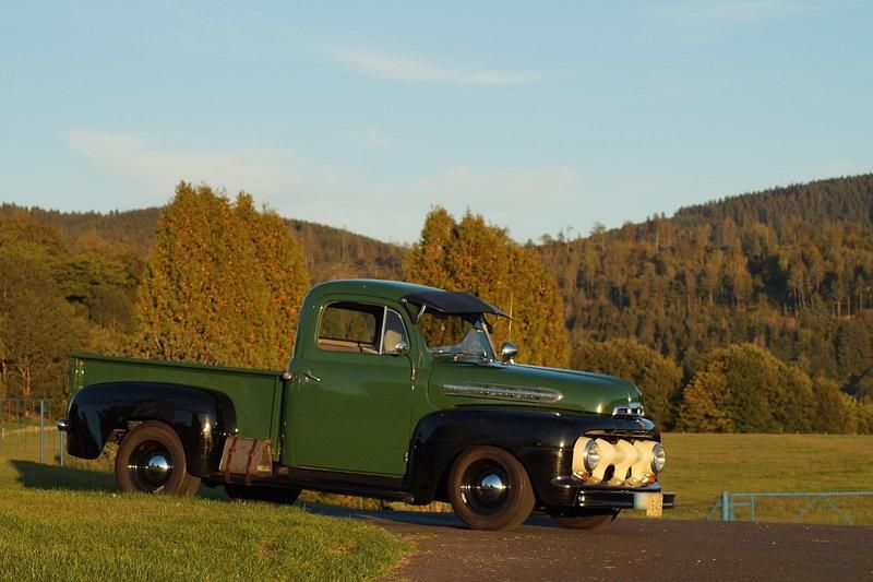 Używany Ford V8 102 KM (75 kW) 1951 Zielony Pickup
