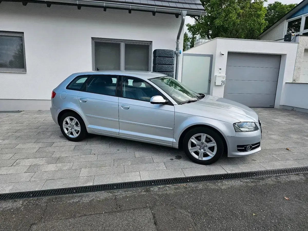Gebraucht Audi A3 125 PS (91 kW) 2011 Silber Kleinwagen