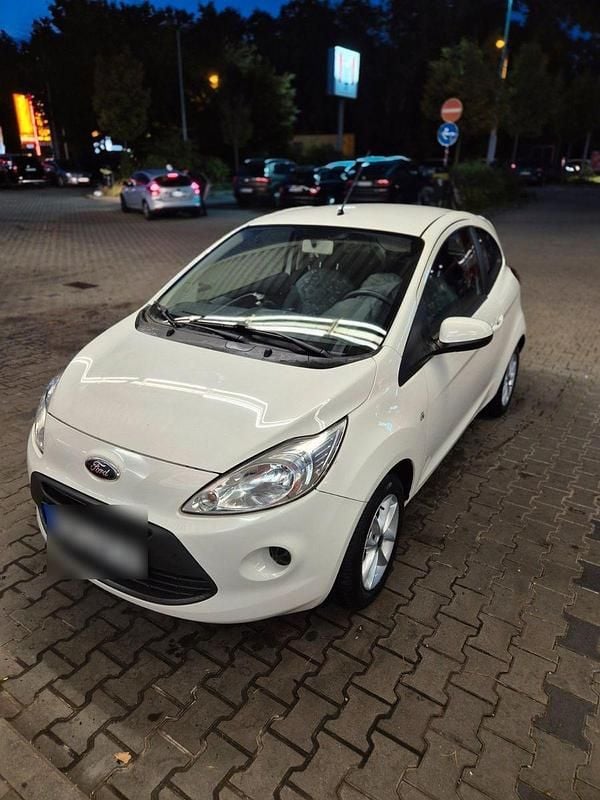 Weiß Gebraucht 2014 Ford Ka Cool & Sound Edition Kleinwagen | 5.300 € (Fairer Preis) - Bild 1/4