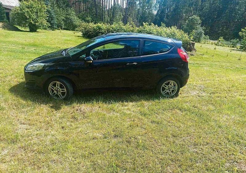 Schwarz Gebraucht 2016 Ford Fiesta Celebration Kleinwagen | 3.000 € (Guter Preis) - Bild 1/4