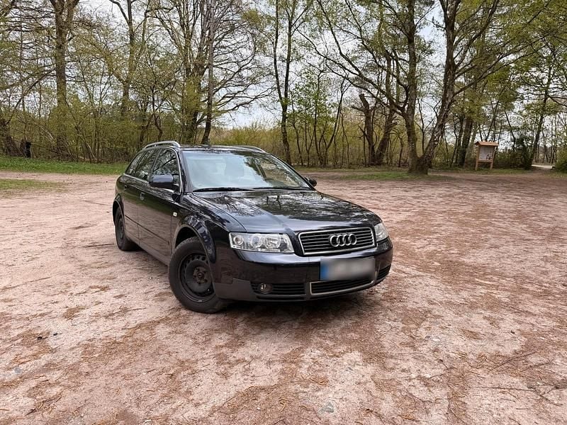 Second-hand Audi A4 101 CP (74 kW) 2002 Albastru Break