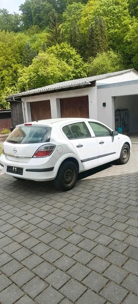 Gebraucht Opel Astra 90 PS (66 kW) 2009 Weiß Kleinwagen