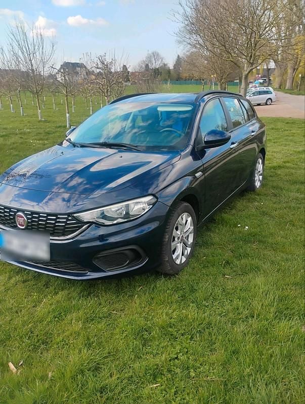 Gebraucht Fiat Tipo Pop 95 PS (69 kW) 2017 Blau Kombi