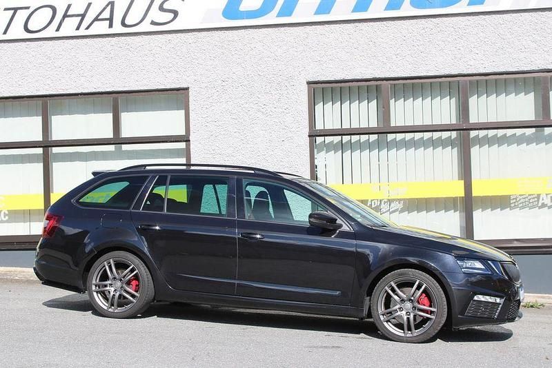 Schwarz Gebraucht 2018 Skoda Octavia RS Limousine | 12.540 € (Superpreis) - Bild 1/4