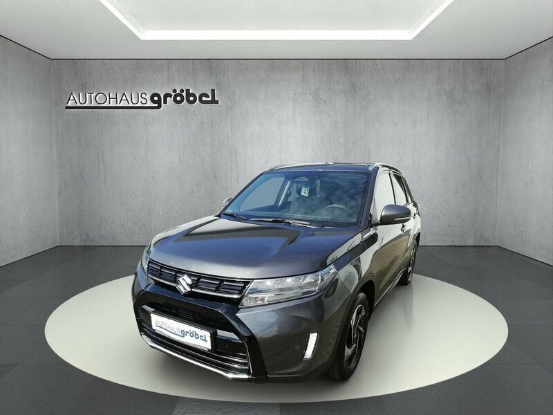 Galactic gray metallic Gebraucht 2024 Suzuki Vitara Comfort+ SUV | 24.590 € (Fairer Preis) - Bild 1/2