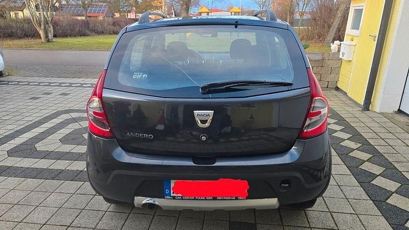 Gebraucht Dacia Sandero Stepway 84 PS (61 kW) 2011 Grau Limousine
