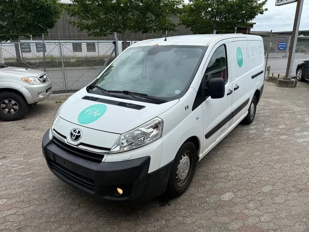 Gebraucht Toyota Proace 128 PS (94 kW) 2013 Weiß Van / Kleinbus