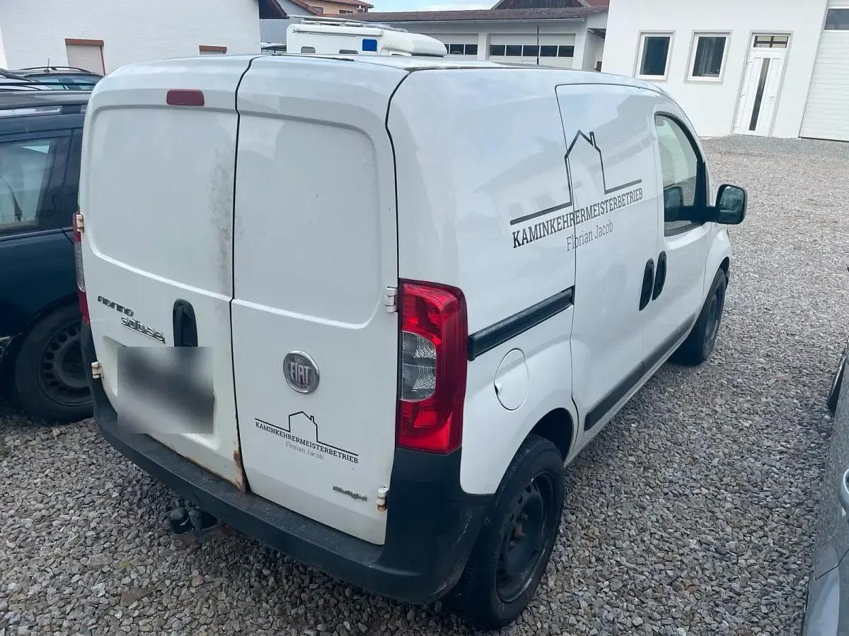 Gebraucht Fiat Fiorino 75 PS (55 kW) 2011 Weiß Van / Kleinbus