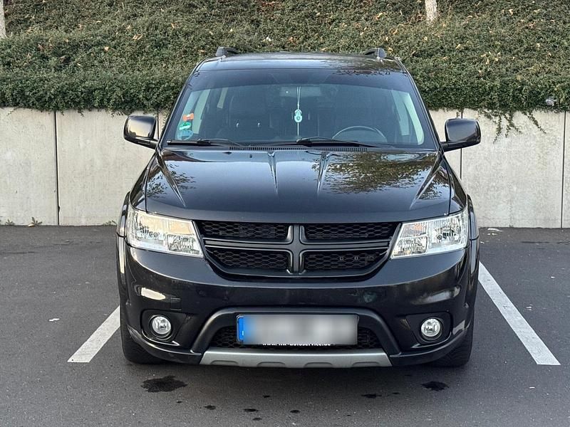 Schwarz Gebraucht 2011 Fiat Freemont SUV | 6.800 € (Fairer Preis) - Bild 1/4