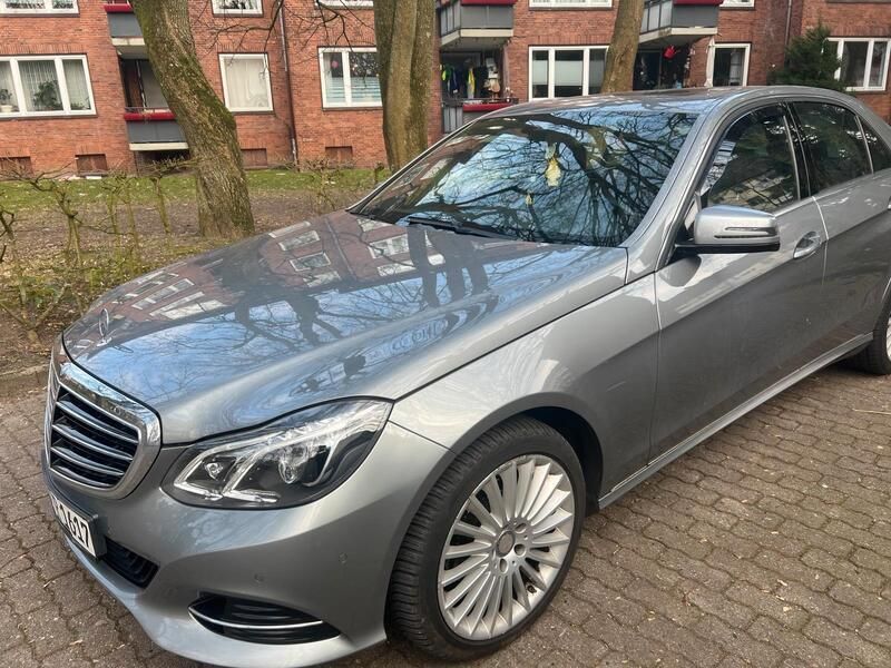 Silber Gebraucht 2014 Mercedes E220 Limousine | 13.500 € (Guter Preis) - Bild 1/4