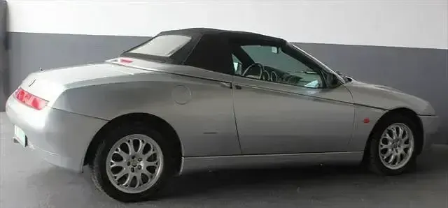 Gebraucht Alfa Romeo Spider 150 PS (110 kW) 2001 Silber Cabrio
