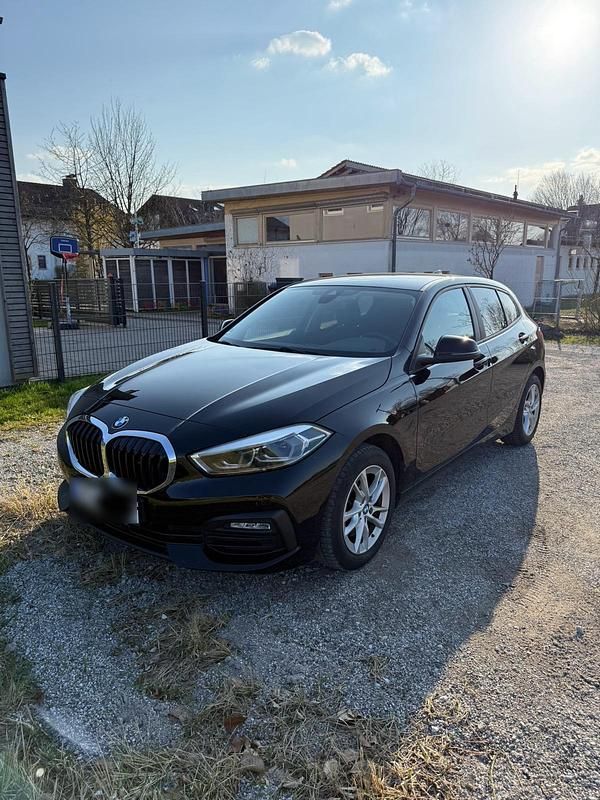 Gebraucht BMW 116 116 PS (85 kW) 2019 Schwarz Kleinwagen