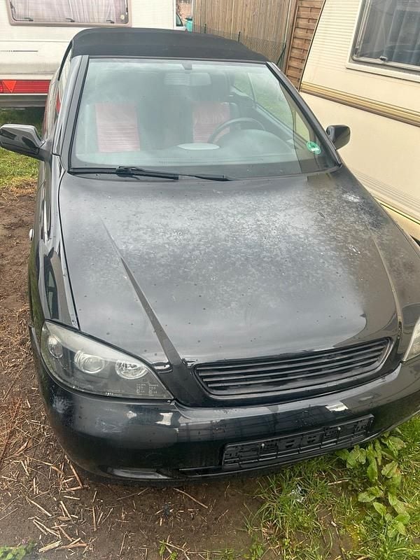 Gebraucht Opel Astra Cabriolet 147 PS (108 kW) 2004 Schwarz Cabrio