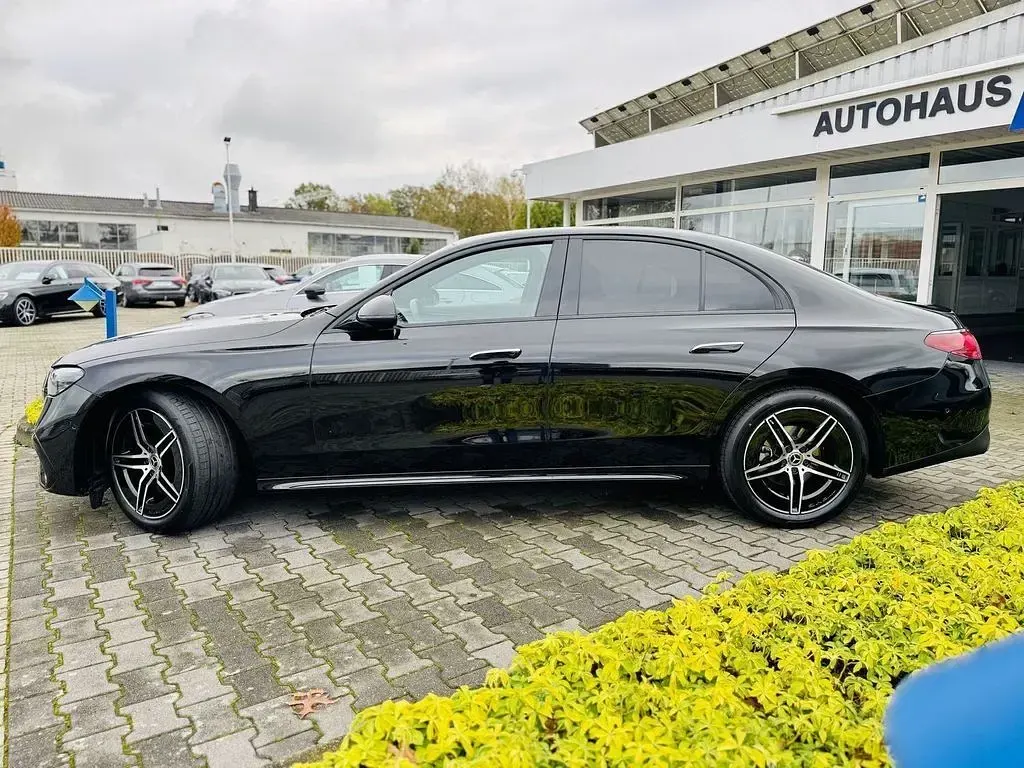 Gebraucht Mercedes E200 Advanced 227 PS (166 kW) 2024 Obsidianschwarzmetallic Limousine