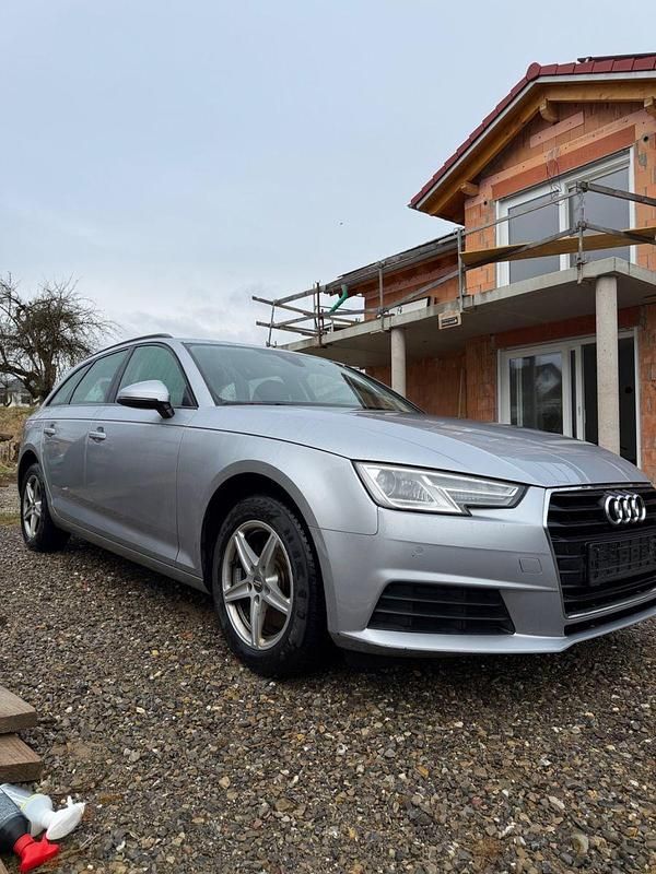 Gebraucht Audi A4 Design 150 PS (110 kW) 2018 Grau Kombi
