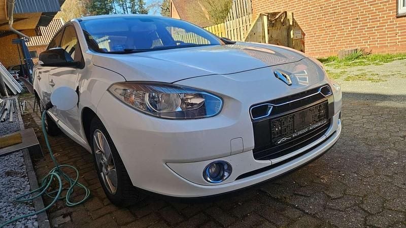 Gebraucht Renault Fluence Dynamique 69 kW (95 PS) 2012 Gletscherweiss Limousine