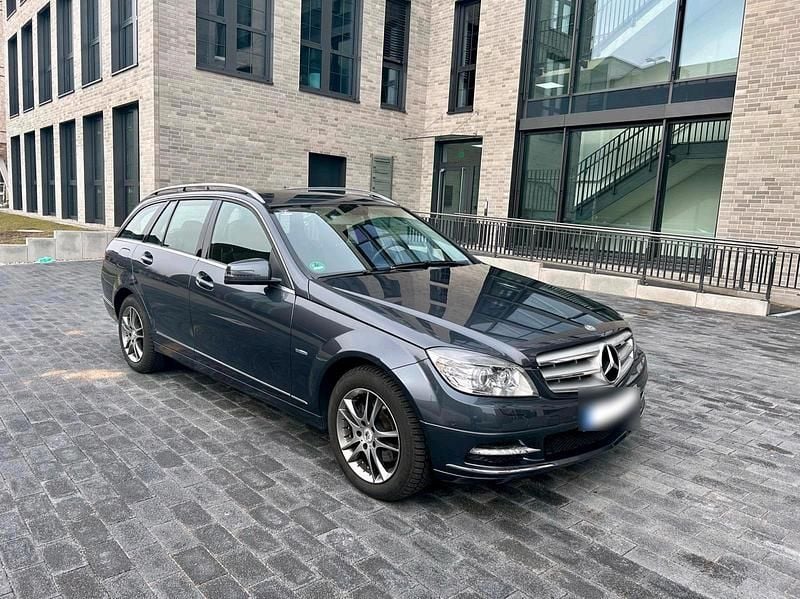 Gebraucht Mercedes C200 135 PS (99 kW) 2011 Grau Kombi