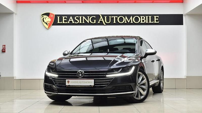 Gebraucht VW Arteon Elegance 150 PS (110 kW) 2019 Grau Kleinwagen
